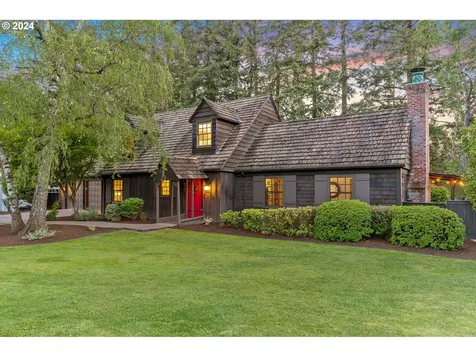 4301 Sw 54th Place Portland OR 97221