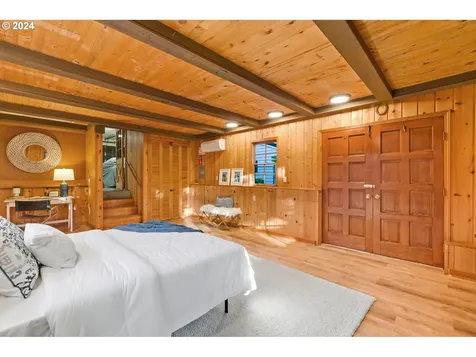 4301 Sw 54th Place Portland OR 97221