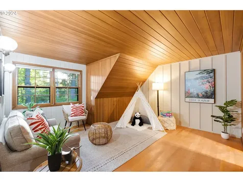 4301 Sw 54th Place Portland OR 97221