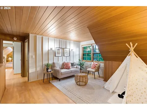 4301 Sw 54th Place Portland OR 97221