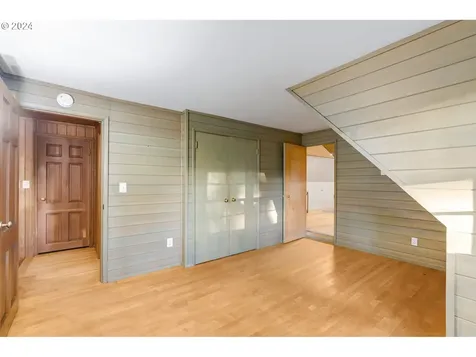 4301 Sw 54th Place Portland OR 97221