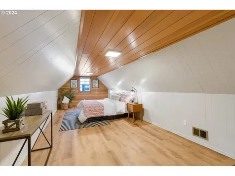4301 Sw 54th Place Portland OR 97221