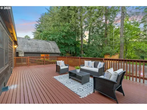 4301 Sw 54th Place Portland OR 97221