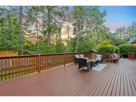 4301 Sw 54th Place Portland OR 97221