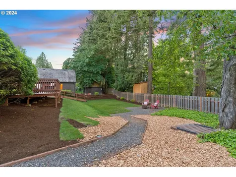 4301 Sw 54th Place Portland OR 97221