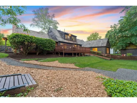 4301 Sw 54th Place Portland OR 97221