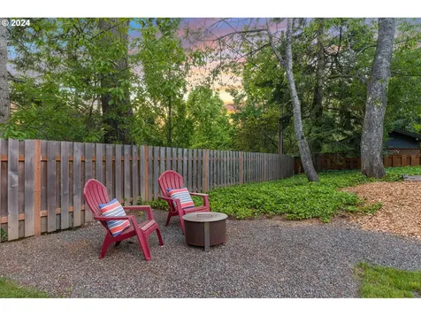 4301 Sw 54th Place Portland OR 97221
