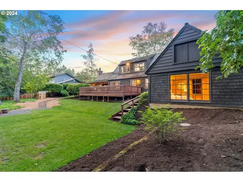 4301 Sw 54th Place Portland OR 97221