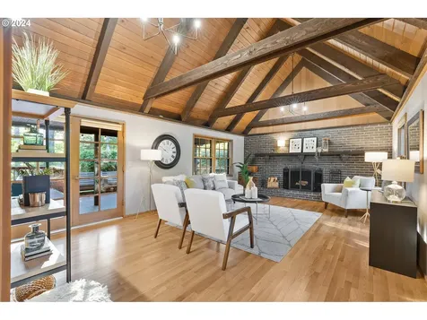 4301 Sw 54th Place Portland OR 97221