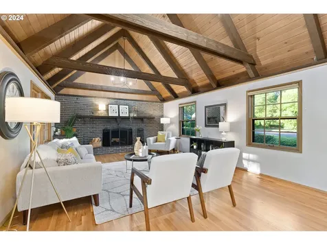 4301 Sw 54th Place Portland OR 97221