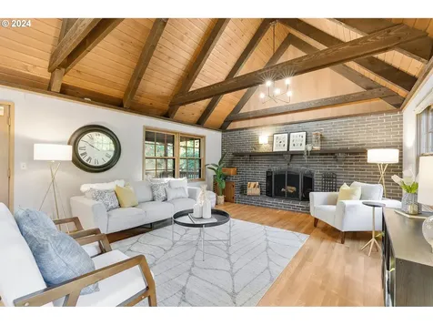 4301 Sw 54th Place Portland OR 97221