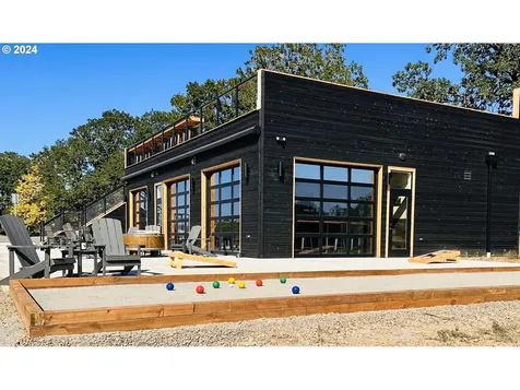 8085 NE Oak Springs Farm Road Carlton OR 97111