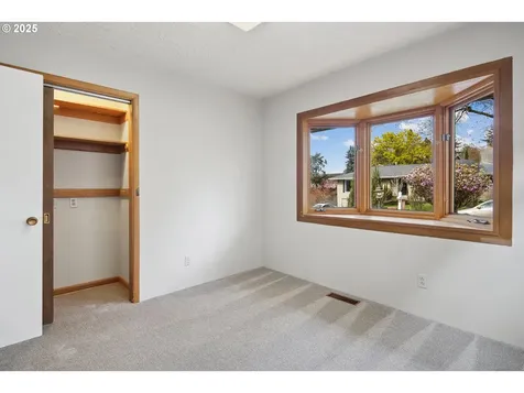 5462 SW Dover Lane Portland OR 97225
