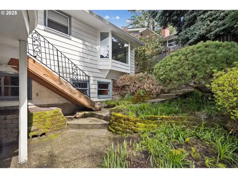 5462 SW Dover Lane Portland OR 97225