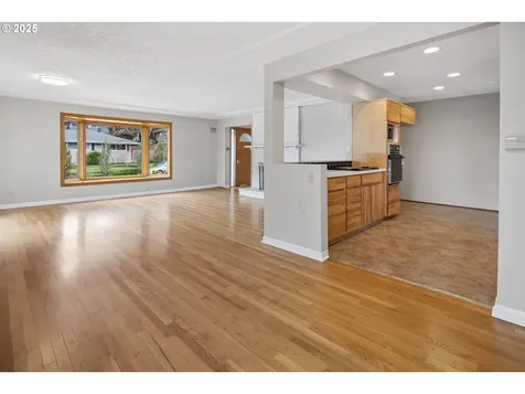 5462 SW Dover Lane Portland OR 97225