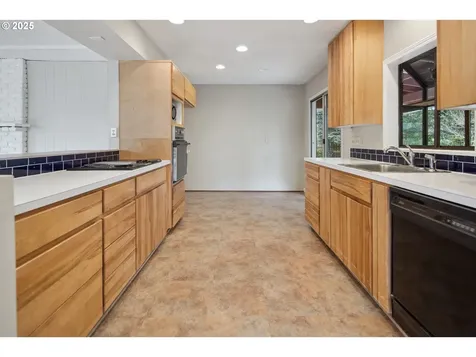 5462 SW Dover Lane Portland OR 97225