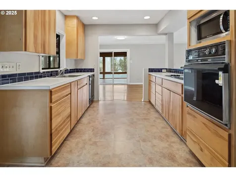 5462 SW Dover Lane Portland OR 97225