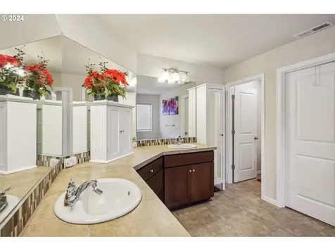 12105 NE 110th Street Vancouver WA 98682