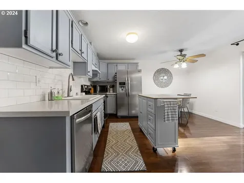 4616 NE 62nd Avenue Vancouver WA 98661