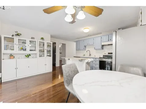4616 NE 62nd Avenue Vancouver WA 98661