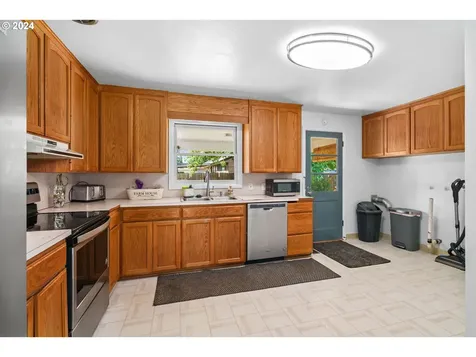 3850 Royal Avenue Eugene OR 97402
