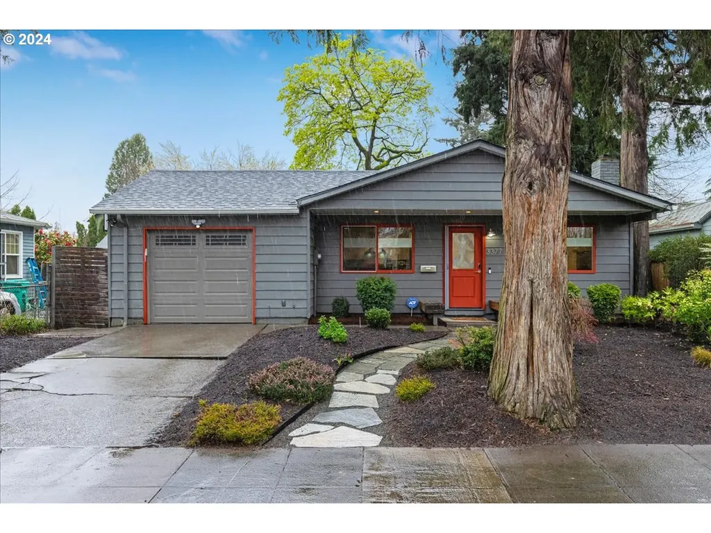 3377 N Russet Street Portland OR 97217