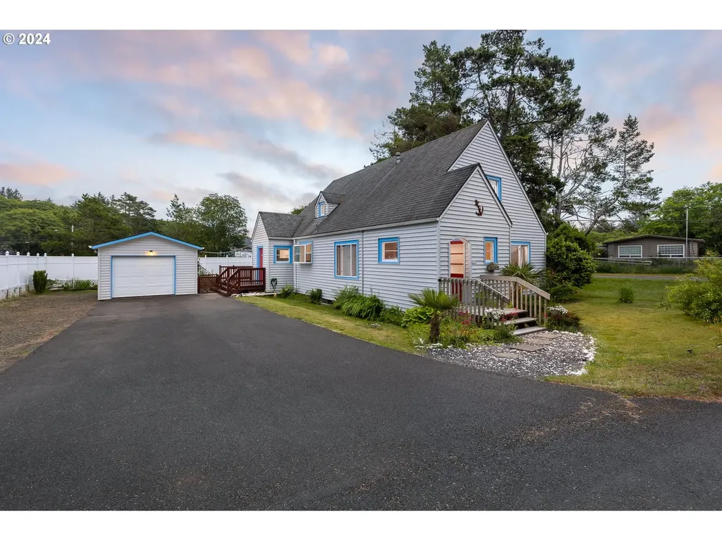 6126 Sw Jetty Avenue Lincoln City OR 97367