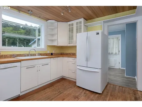 6126 Sw Jetty Avenue Lincoln City OR 97367