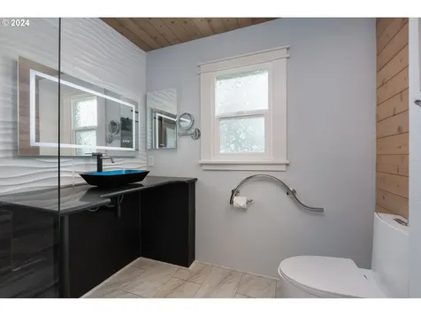 6126 Sw Jetty Avenue Lincoln City OR 97367