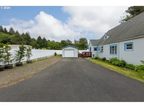 6126 Sw Jetty Avenue Lincoln City OR 97367