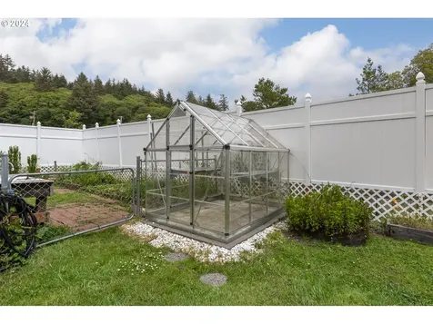 6126 Sw Jetty Avenue Lincoln City OR 97367