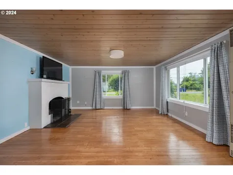6126 Sw Jetty Avenue Lincoln City OR 97367