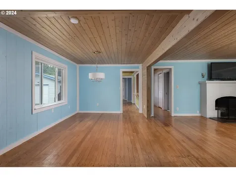 6126 Sw Jetty Avenue Lincoln City OR 97367