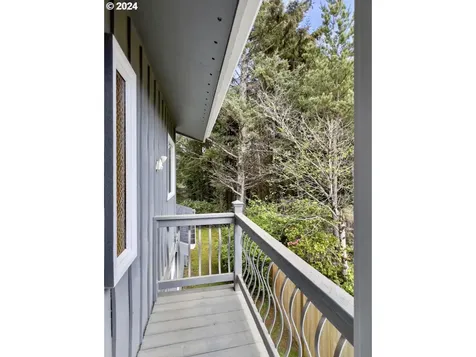 3710 Se Dune Avenue Lincoln City OR 97367
