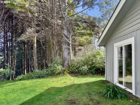 3710 Se Dune Avenue Lincoln City OR 97367