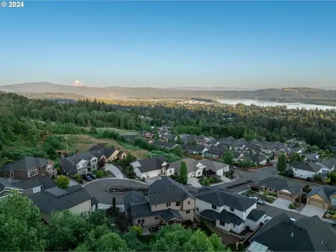 2329 N 6th Street Washougal WA 98671