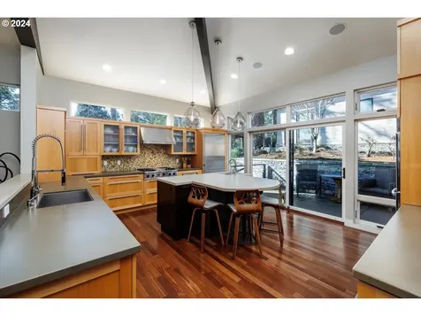 17227 Canal Circle Lake Oswego OR 97035