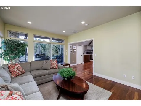 17227 Canal Circle Lake Oswego OR 97035