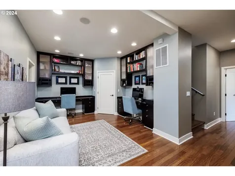 17227 Canal Circle Lake Oswego OR 97035