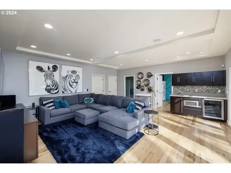 17227 Canal Circle Lake Oswego OR 97035