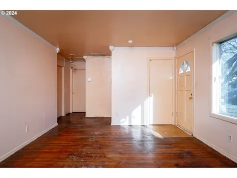 1405 SE 85th Avenue Portland OR 97216