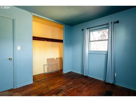 1405 SE 85th Avenue Portland OR 97216