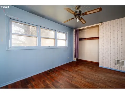 1405 SE 85th Avenue Portland OR 97216
