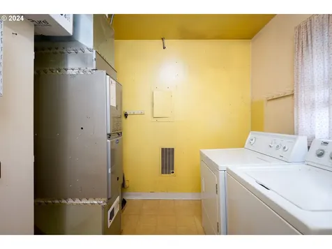 1405 SE 85th Avenue Portland OR 97216