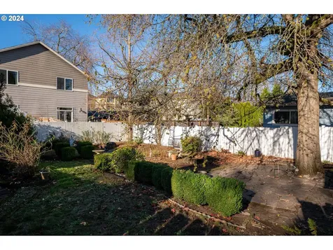 1405 SE 85th Avenue Portland OR 97216