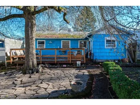 1405 SE 85th Avenue Portland OR 97216