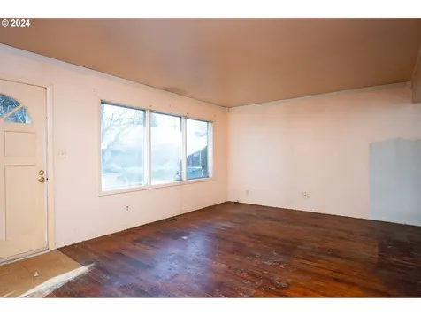 1405 SE 85th Avenue Portland OR 97216