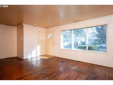 1405 SE 85th Avenue Portland OR 97216
