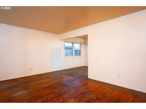 1405 SE 85th Avenue Portland OR 97216