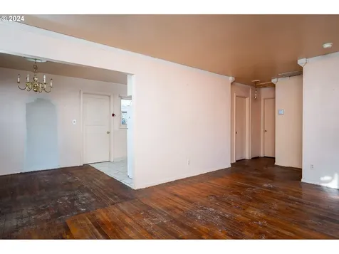 1405 SE 85th Avenue Portland OR 97216